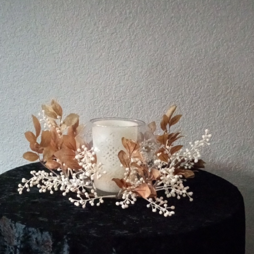 **1 set of 2  Elegant Brown and Cream Candle Holders Ring  Accents**